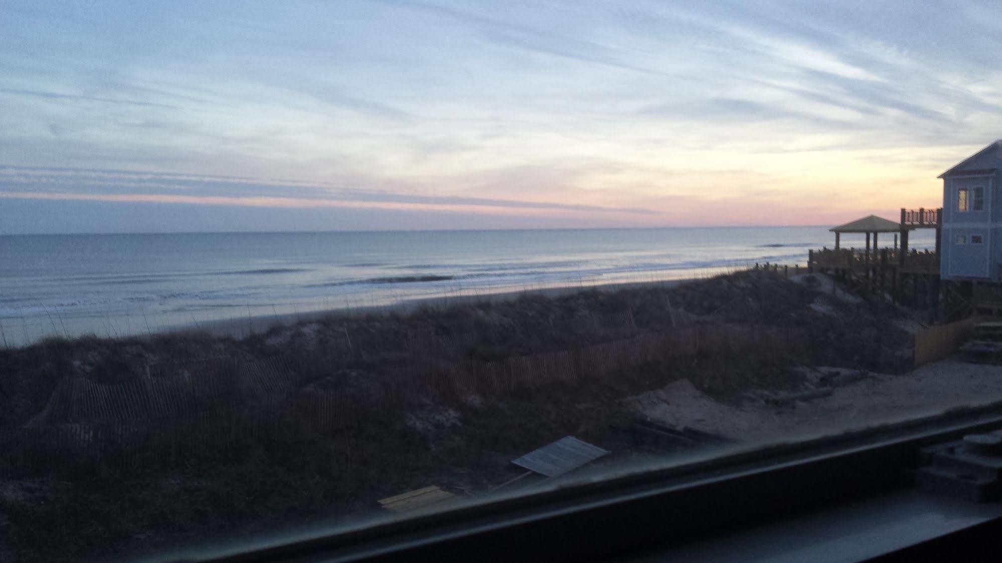 Seaview Pier And Motel North Topsail Beach Exterior photo